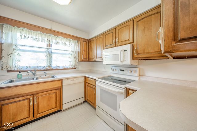 1016 Brunswick Way, Anderson, IN 46012