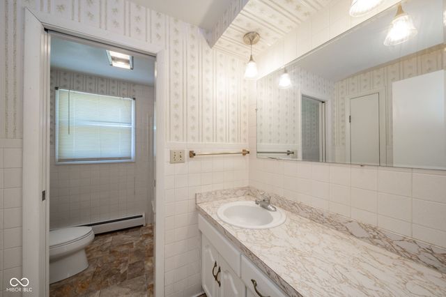 1016 Brunswick Way, Anderson, IN 46012