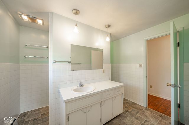 1016 Brunswick Way, Anderson, IN 46012