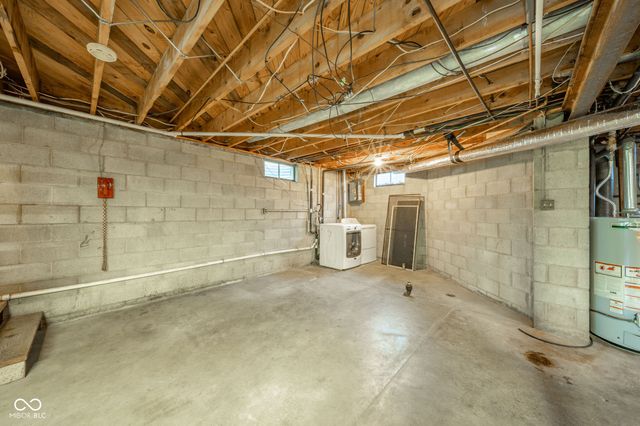 1016 Brunswick Way, Anderson, IN 46012