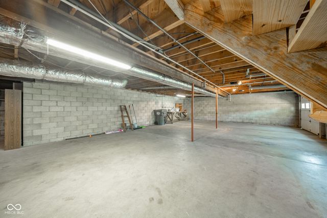 1016 Brunswick Way, Anderson, IN 46012