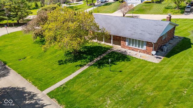 1016 Brunswick Way, Anderson, IN 46012