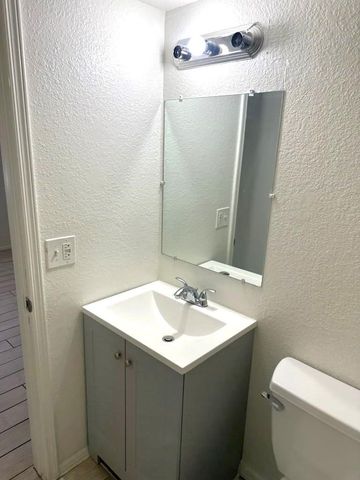 1548 W Sahuaro Drive Apt 4, Phoenix, AZ 85029