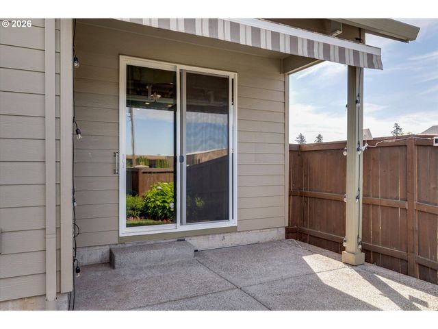 1917 N HYSSOP St, Canby, OR 97013
