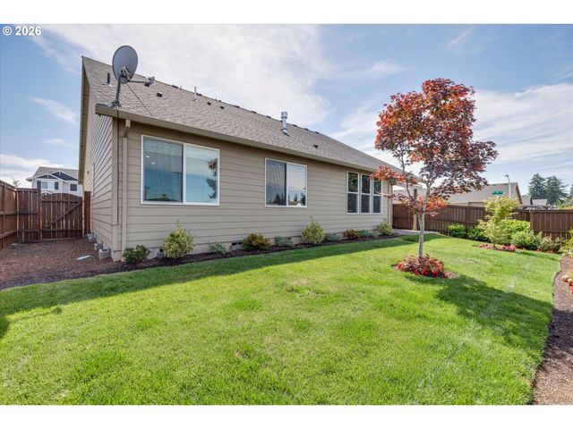 1917 N HYSSOP St, Canby, OR 97013