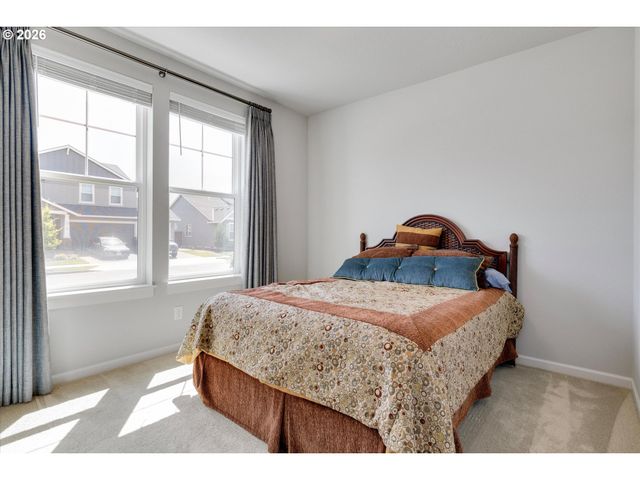 1917 N HYSSOP St, Canby, OR 97013