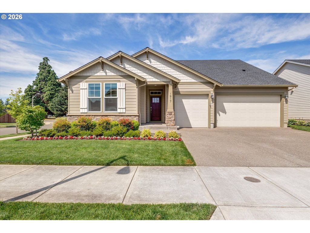 1917 N HYSSOP St, Canby, OR 97013
