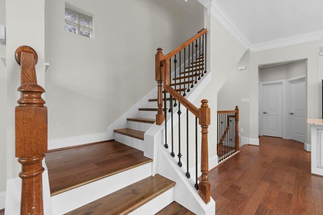 702 N Shepherd Drive, Houston, TX 77007