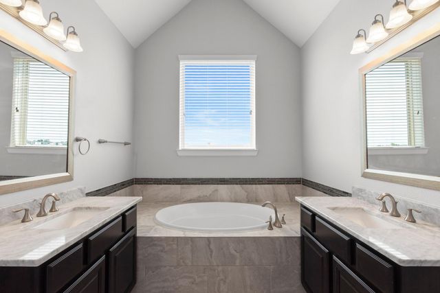 702 N Shepherd Drive, Houston, TX 77007