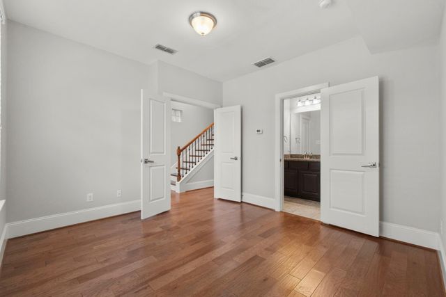 702 N Shepherd Drive, Houston, TX 77007