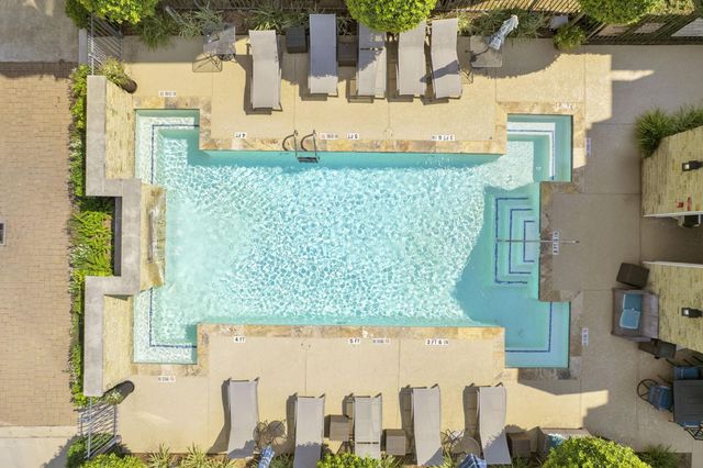 702 N Shepherd Drive, Houston, TX 77007