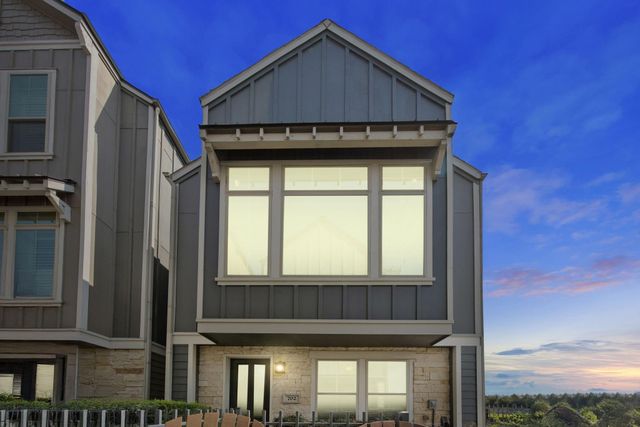 702 N Shepherd Drive, Houston, TX 77007