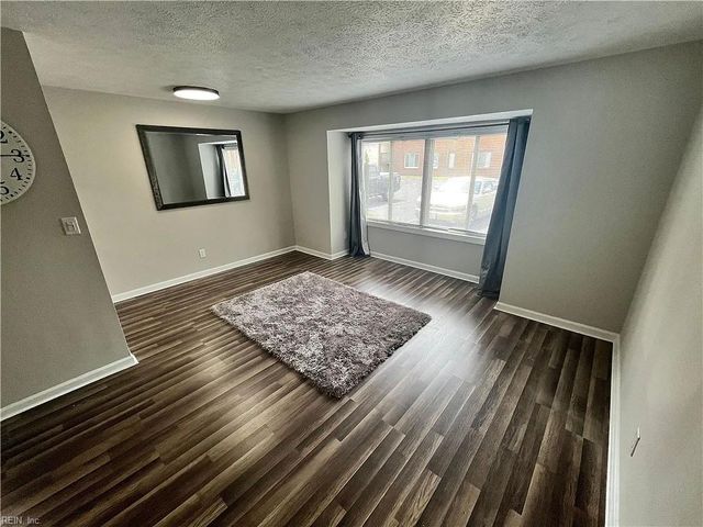 151 Pacific DR 4, Hampton, VA 23666