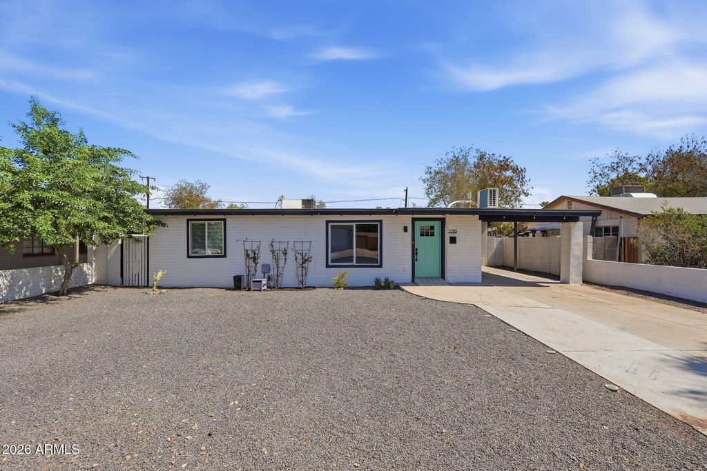 2230 W CAMBRIDGE Avenue, Phoenix, AZ 85009 — photo 4