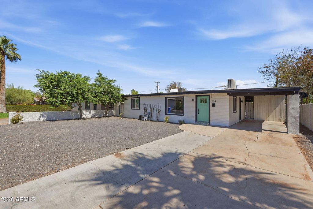 2230 W CAMBRIDGE Avenue, Phoenix, AZ 85009 — photo 5
