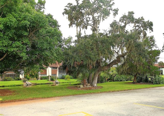 6028 OAK CREEK LANE 1931, Bradenton, FL 34210