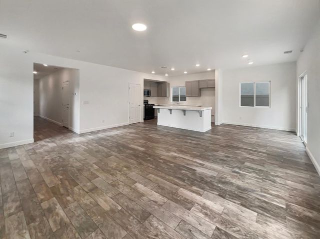 3710 Roseparke Way, Sacramento, CA 95834