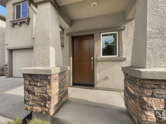 3710 Roseparke Way, Sacramento, CA 95834