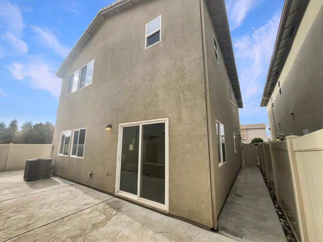 3710 Roseparke Way, Sacramento, CA 95834