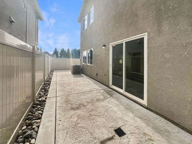 3710 Roseparke Way, Sacramento, CA 95834