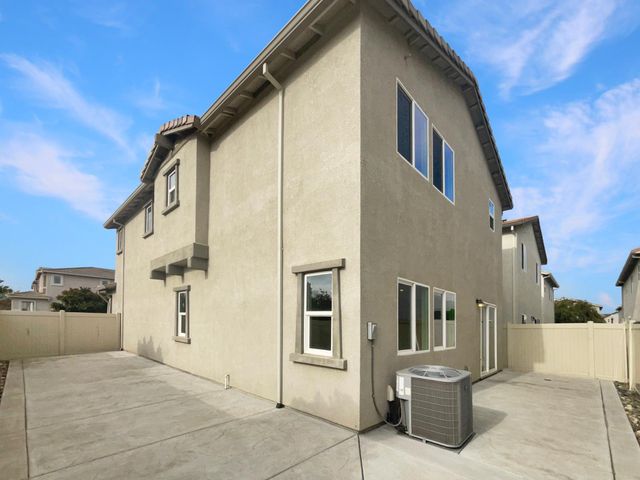 3710 Roseparke Way, Sacramento, CA 95834