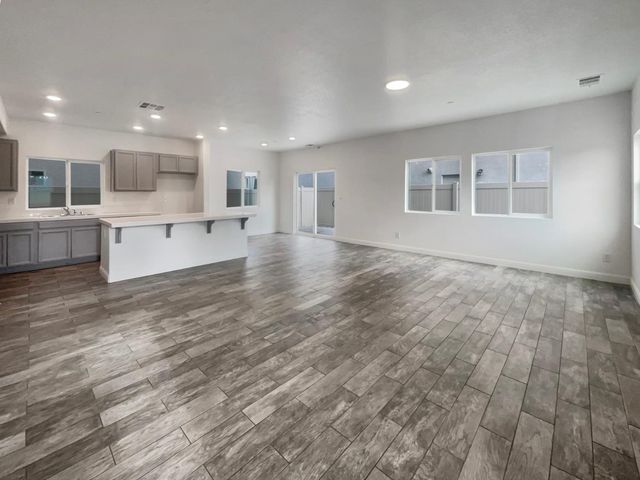 3710 Roseparke Way, Sacramento, CA 95834