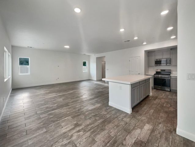 3710 Roseparke Way, Sacramento, CA 95834