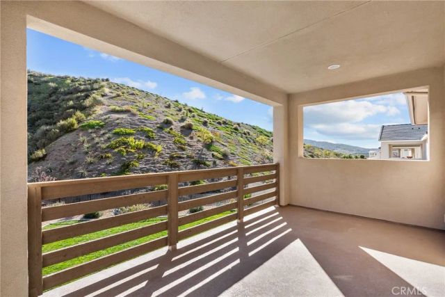 28332 Clarion, Saugus, CA 91350