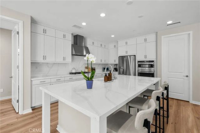 28332 Clarion, Saugus, CA 91350