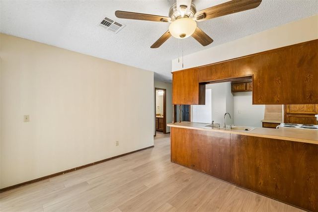 208 Hudson Place, Midwest City, OK 73110
