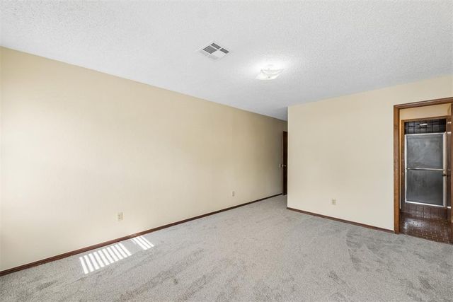 208 Hudson Place, Midwest City, OK 73110