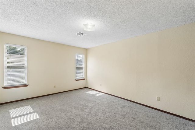 208 Hudson Place, Midwest City, OK 73110
