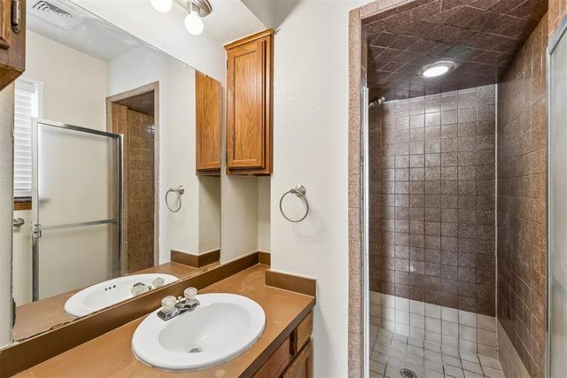 208 Hudson Place, Midwest City, OK 73110