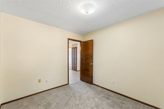 208 Hudson Place, Midwest City, OK 73110