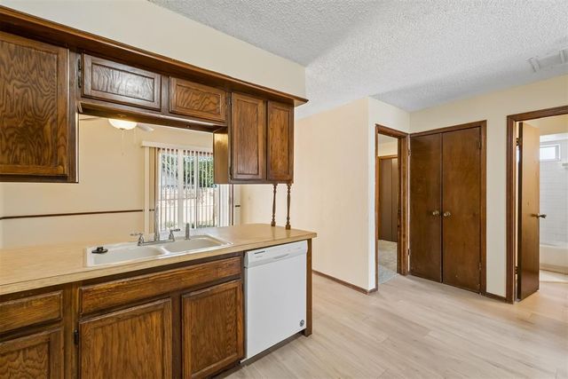 208 Hudson Place, Midwest City, OK 73110