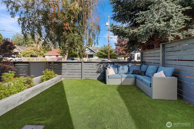 8009 27th Avenue NW, Seattle, WA 98117