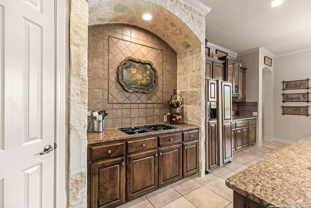 114 Candelaria, Helotes, TX 78023