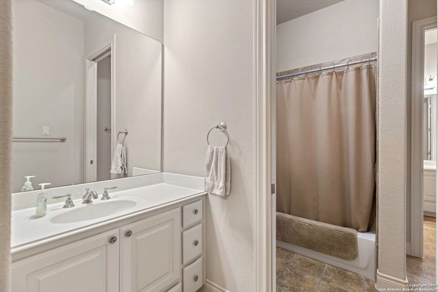 114 Candelaria, Helotes, TX 78023