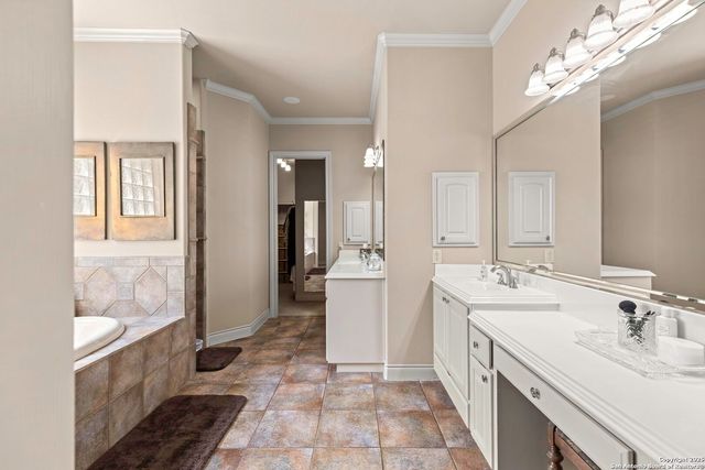 114 Candelaria, Helotes, TX 78023