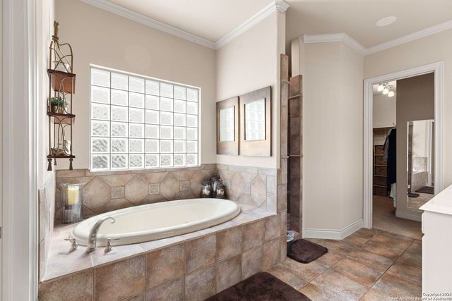 114 Candelaria, Helotes, TX 78023