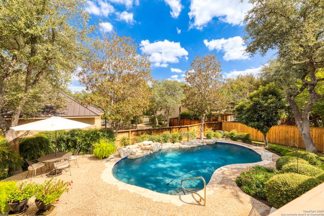 114 Candelaria, Helotes, TX 78023