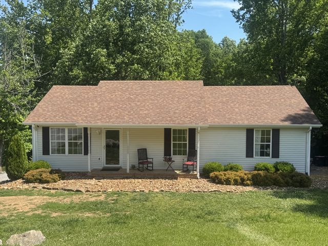 2381 Palmyra Rd, Palmyra, TN 37142