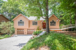 950 Wildwood Garden Drive, Knoxville, TN 37920