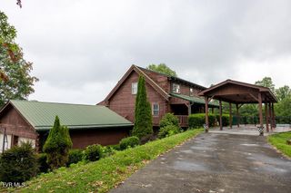 332 Undertaker Boulevard, Clintwood, VA 24228