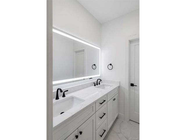 2914 Hooker St, Denver, CO 80211