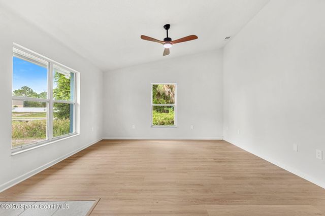 709 Haryestor Avenue SW, Palm Bay, FL 32908