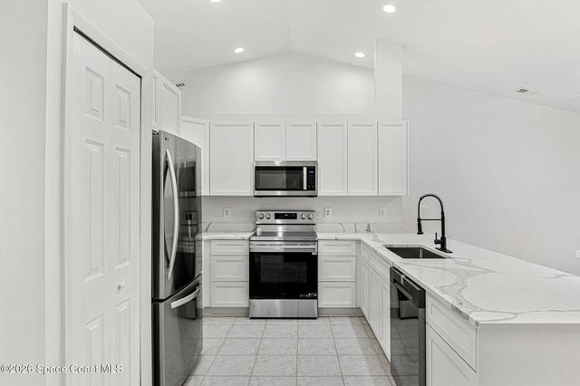709 Haryestor Avenue SW, Palm Bay, FL 32908