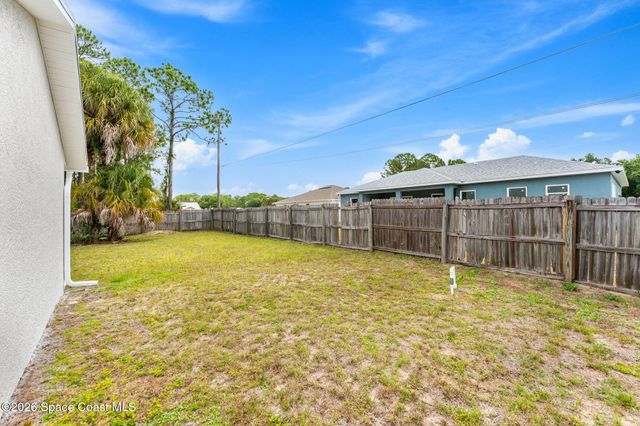 709 Haryestor Avenue SW, Palm Bay, FL 32908