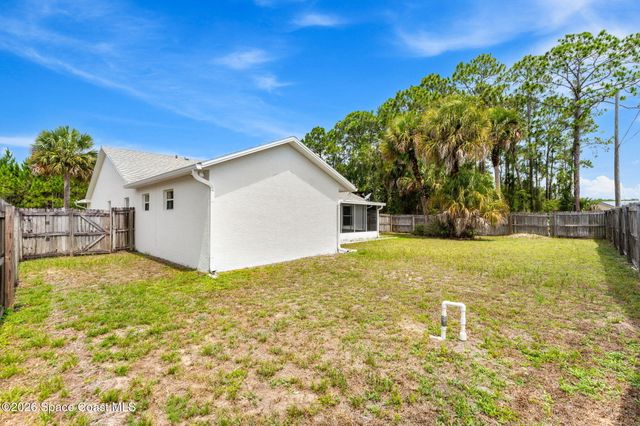 709 Haryestor Avenue SW, Palm Bay, FL 32908