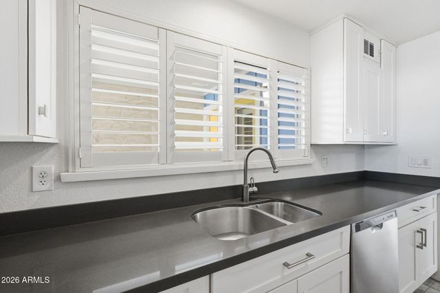 5352 S COUNTRY CLUB Way, Tempe, AZ 85283